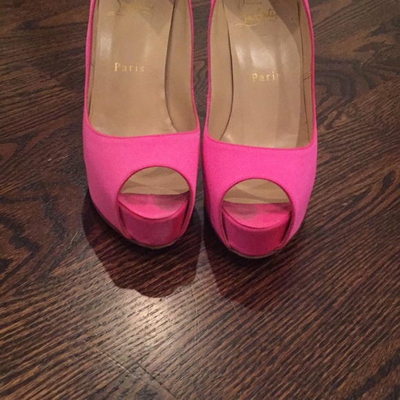 Christian Louboutin platform peep toe pumps - Picture 8 of 8